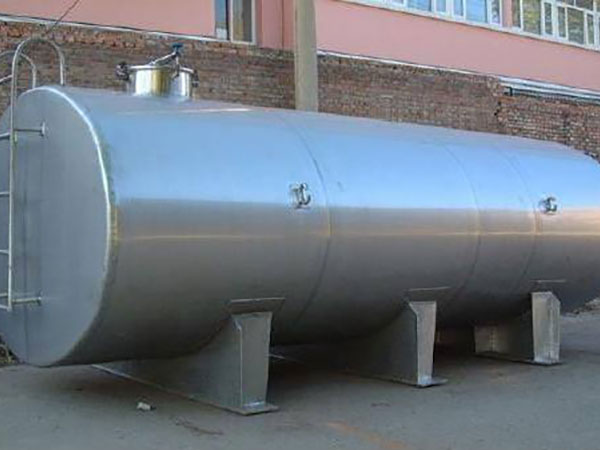 Single layer storage tank