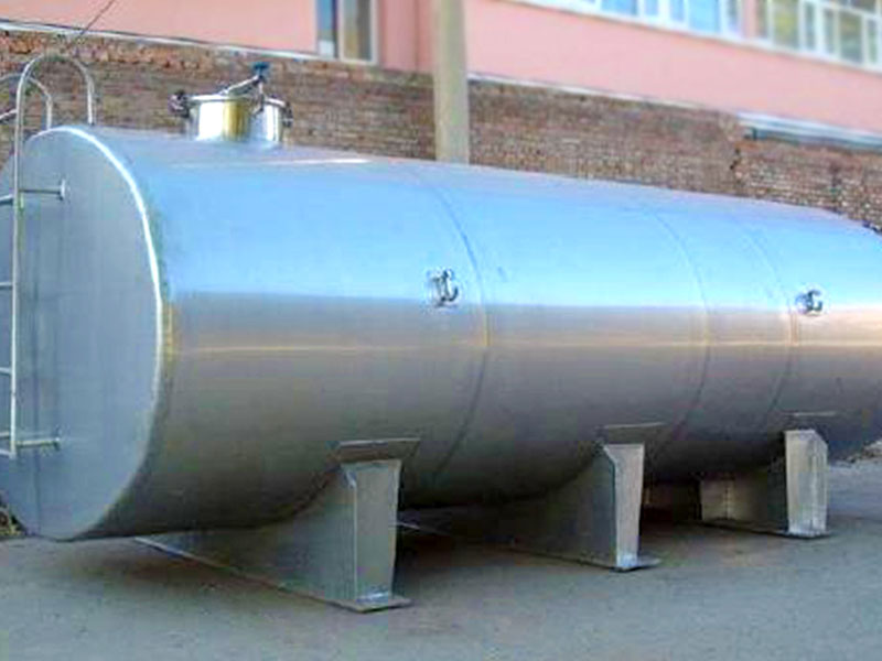 Single layer storage tank