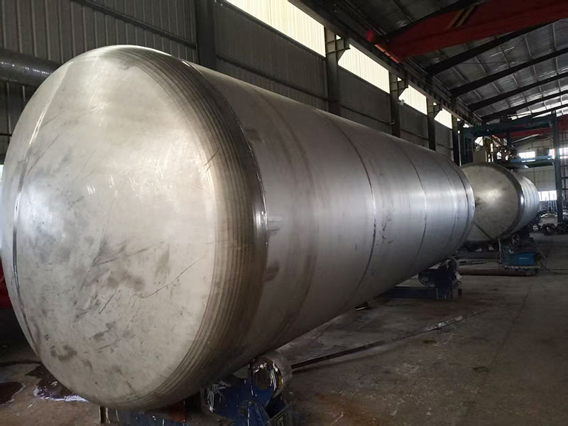 Stainless steel double-layer tank