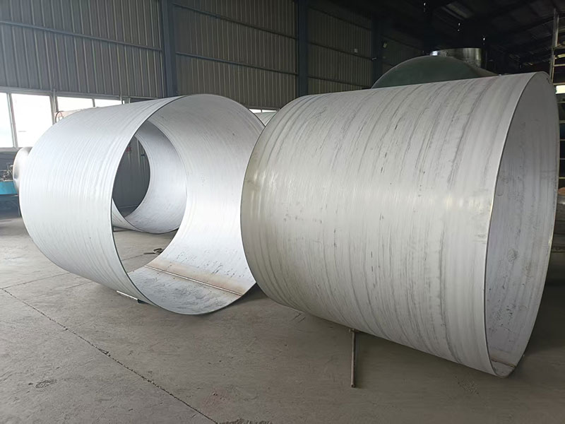 Stainless steel double-layer tank
