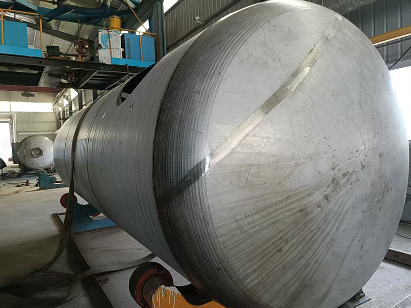 Stainless steel double-layer tank
