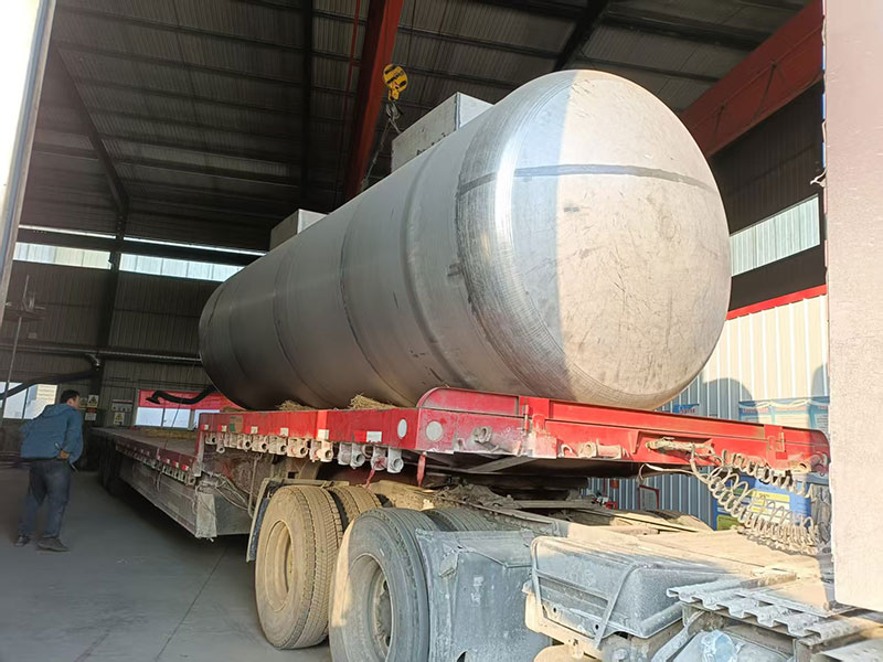 Horizontal tank